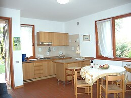 Luxurious Bungalow in Garda With Swimming Pool