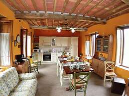 Farmhouse in Gualdo With Private Pool