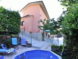Farmhouse in Gualdo With Private Pool