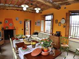 Farmhouse in Gualdo With Private Pool