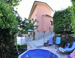 Farmhouse in Gualdo With Private Pool