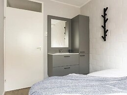 Modern Stay Near the Beach