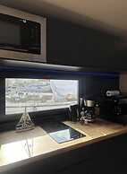 Premium Houseboat Blue Lagoon