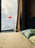 Premium Houseboat Blue Lagoon
