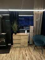 Premium Houseboat Blue Lagoon
