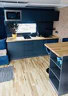 Premium Houseboat Blue Lagoon