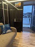 Premium Houseboat Blue Lagoon