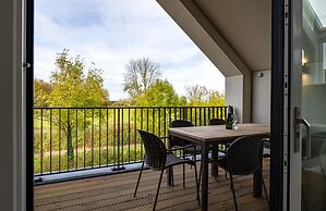 Stylish Marina Loft W/balcony