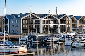 Stylish Marina Loft W/balcony