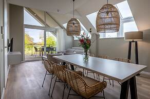 Stylish Marina Loft W/balcony