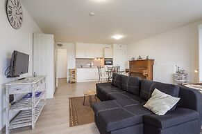 Spacious Studio With Storage Room