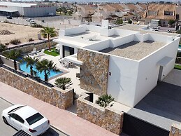 Modern Villa Near Guardamar