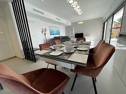 Modern Villa Near Guardamar
