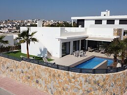 Modern Villa Near Guardamar