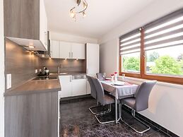 Attractive Apartment With Terrace