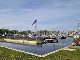 Water View Lodge in Naarden