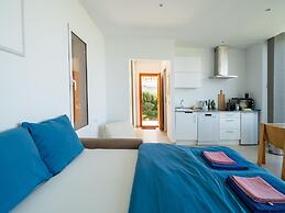 Modern Stay Near Monte Solana