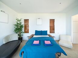 Modern Stay Near Monte Solana