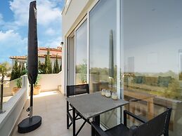 Modern Stay Near Monte Solana