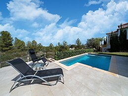 Modern Stay Near Monte Solana
