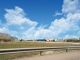 Modern Stay Near Monte Solana