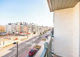 Apartment by the Coast With Sunny Terrace