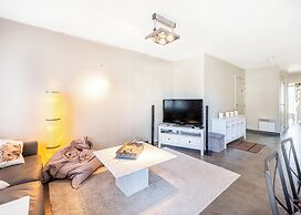 Apartment by the Coast With Sunny Terrace