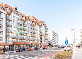 Apartment by the Coast With Sunny Terrace