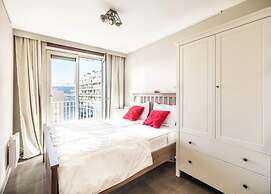 Apartment by the Coast With Sunny Terrace