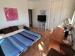 Villa Miraflores Comfortable Holiday Residence