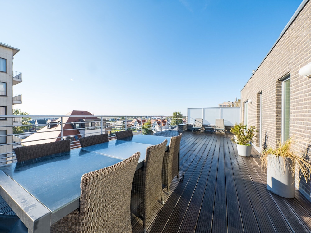 Exclusive Penthouse With 2 Sunny Terraces