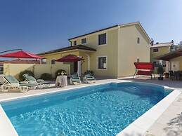 Villa Monique Comfortable Holiday Residence