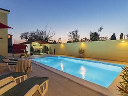 Villa Monique Comfortable Holiday Residence