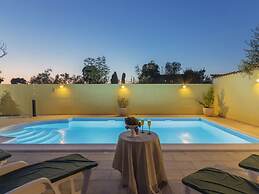 Villa Monique Comfortable Holiday Residence