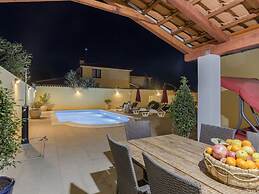 Villa Monique Comfortable Holiday Residence