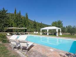 Stylish Cetona Apartment With Pool