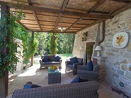 Stylish Cetona Apartment With Pool