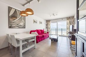 Beautiful Apartment on the sea Wall