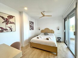 Chic Beachside Getaway