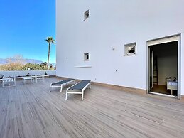 Chic Beachside Getaway