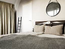 Thatched Villa by Ijsselmeer
