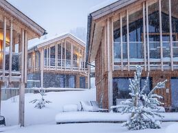 Spacious Apartment With Sauna