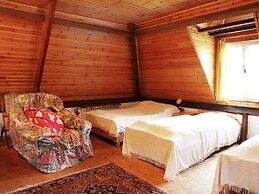 Spacious 11-bed Family Retreat