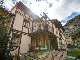 Chalet in Toba With Garden & Fireplace