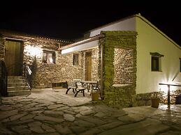 Holiday Home in Laroya With Pool & BBQ