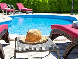 Villa Tara With a Beautiful Heated Pool