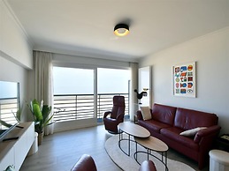 Cozy Beachfront Retreat
