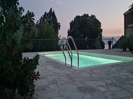 Holiday Home Mico With Swimming Pool