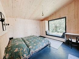Super Nice Holiday Home by the Lake