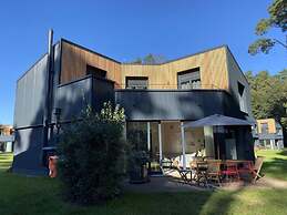 Super Nice Holiday Home by the Lake